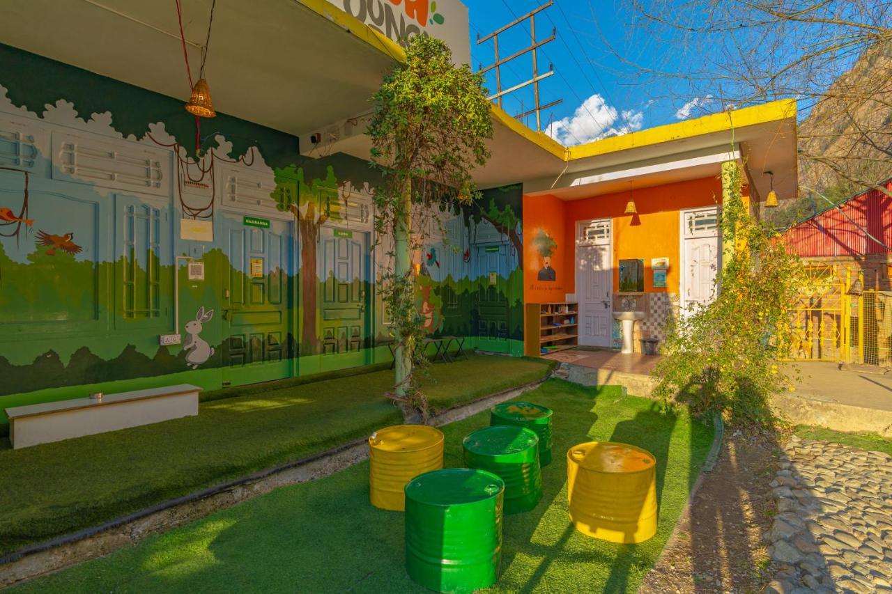 Jungle Hostel By Whoopers Касол Екстериор снимка
