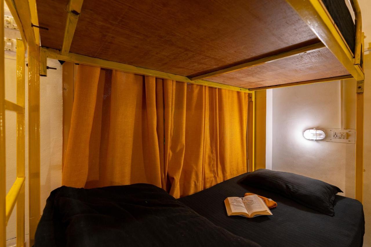 Jungle Hostel By Whoopers Касол Екстериор снимка