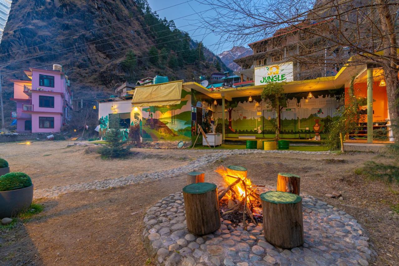 Jungle Hostel By Whoopers Касол Екстериор снимка