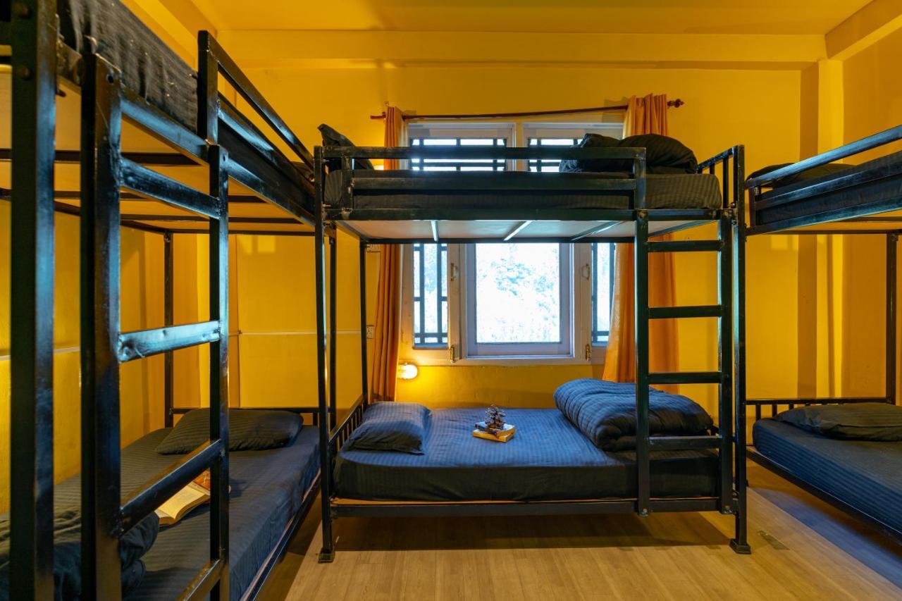 Jungle Hostel By Whoopers Касол Екстериор снимка
